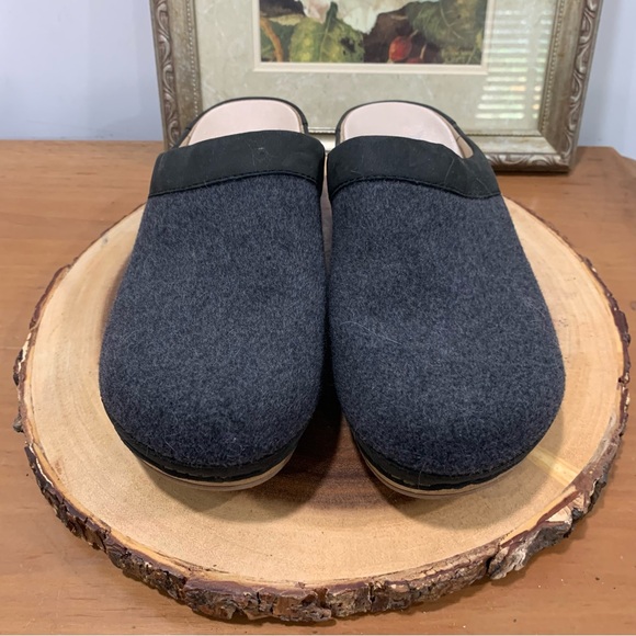Dansko Bethann Charcoal Gray Wool‎ Blend Women’s size 41 Comfort Clogs Shoes